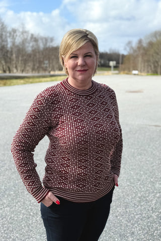 Lanullva Mønsterstrikket Ullgenser Crewneck, Vinrød