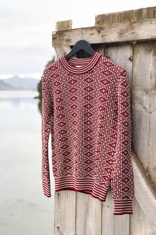 Lanullva Mønsterstrikket Ullgenser Crewneck, Vinrød